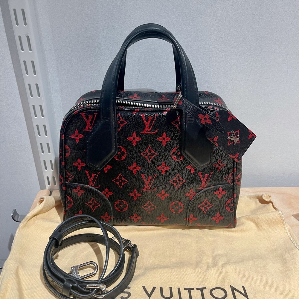 💓SOLD💓Louis Vuitton Monogram Infrarouge Dora Soft BB